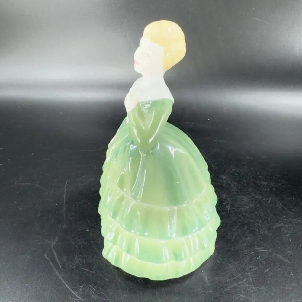 Vintage 1967 Royal Doulton England Miniature Porcelain Belle Figurine Porcelain‎